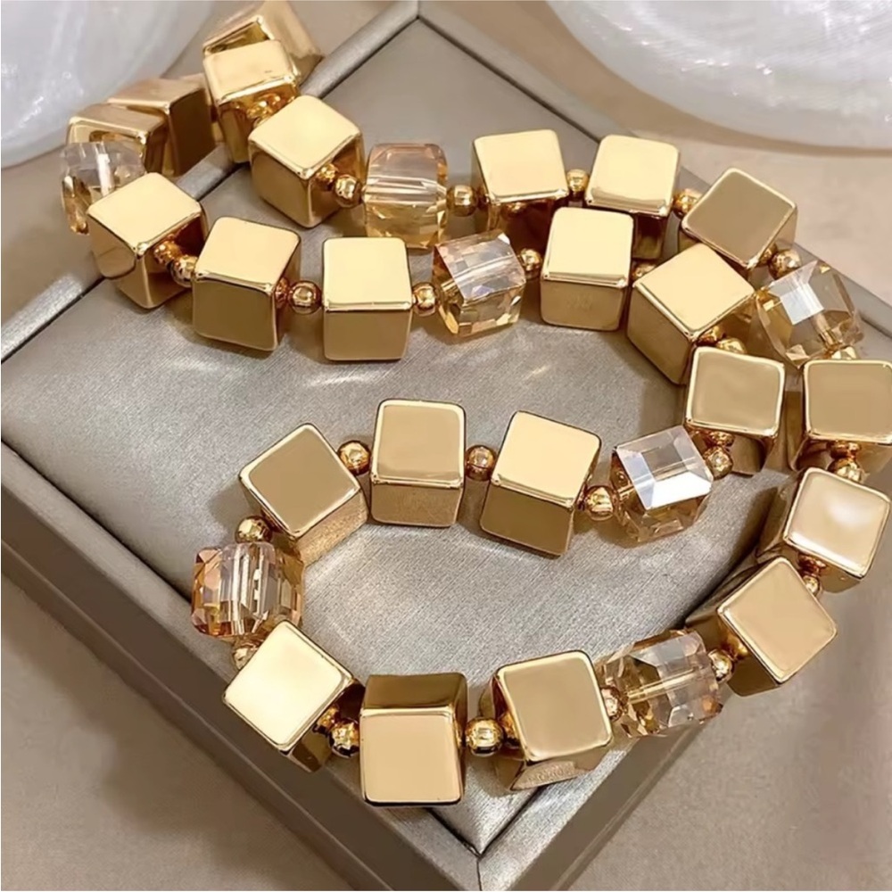 Luxury Cube Gold and Crystal Necklace - Picture 9 of 9